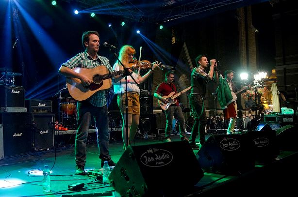 Irish Stew of Sindidun performing in 2014